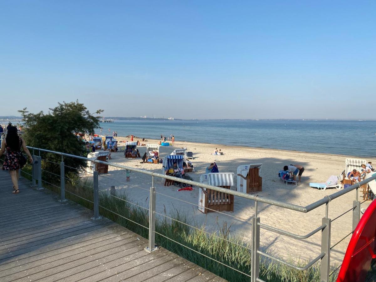 Studio-Apartment mit Panorama-Meerblick und direkter Strandlage in Scharbeutz Exterior foto