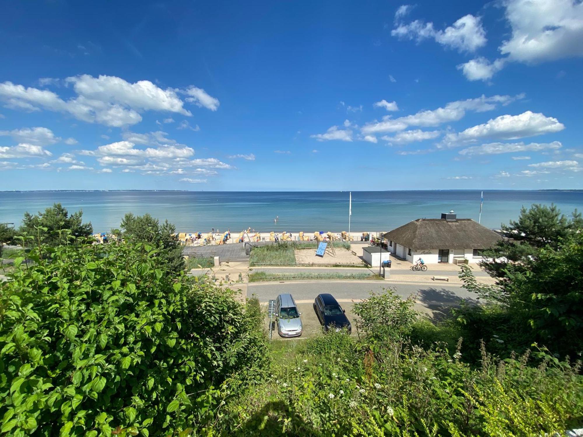 Studio-Apartment mit Panorama-Meerblick und direkter Strandlage in Scharbeutz Exterior foto